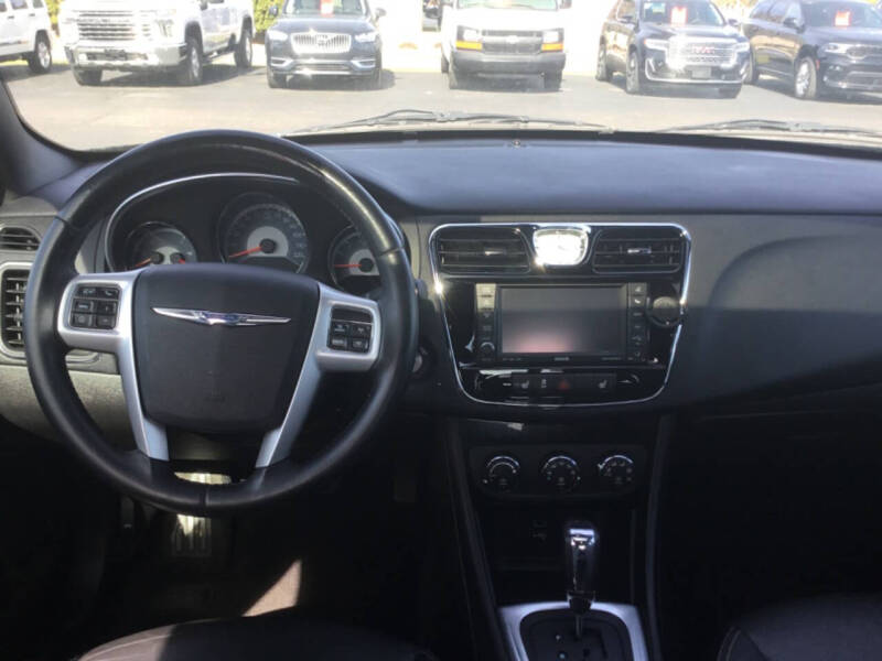 2012 Chrysler 200 Limited