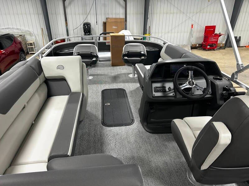 2026 Sun Tracker Fishin' Barge 22 XP3