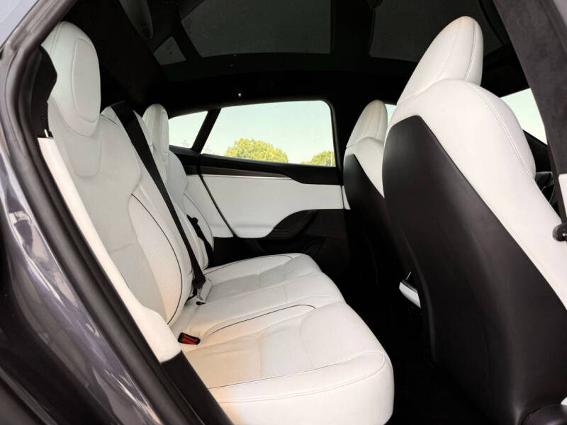 2022 Tesla Model S Plaid