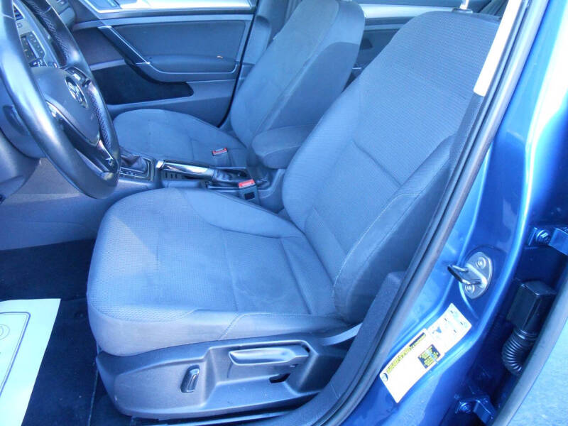 2016 Volkswagen Golf TSI S