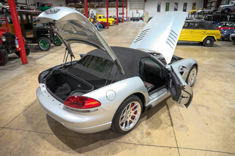 2004 Dodge Viper SRT-10