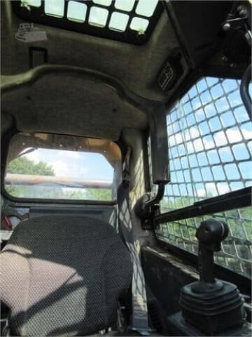 2011 John Deere 329D