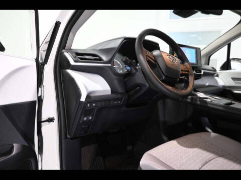 2026 Toyota Sienna LE 8-Passenger