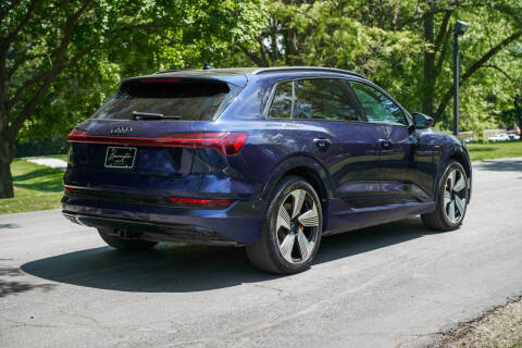 2022 Audi e-tron quattro Premium Plus