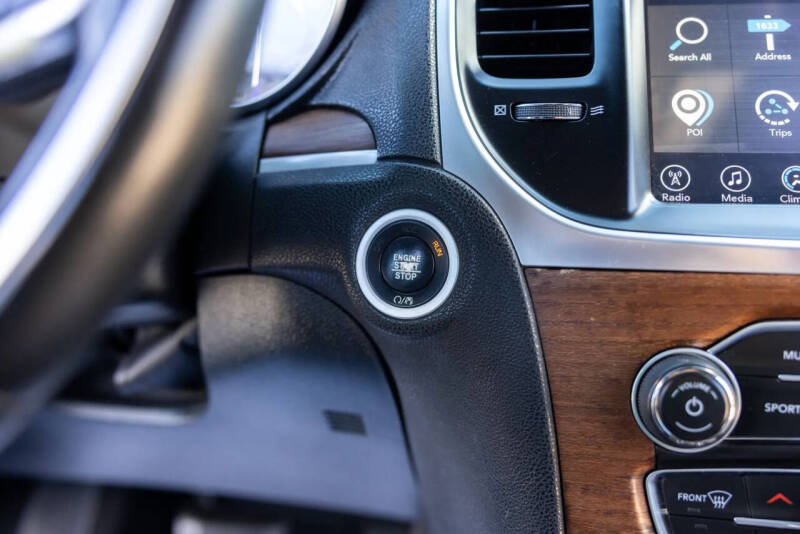 2017 Chrysler 300 C Platinum