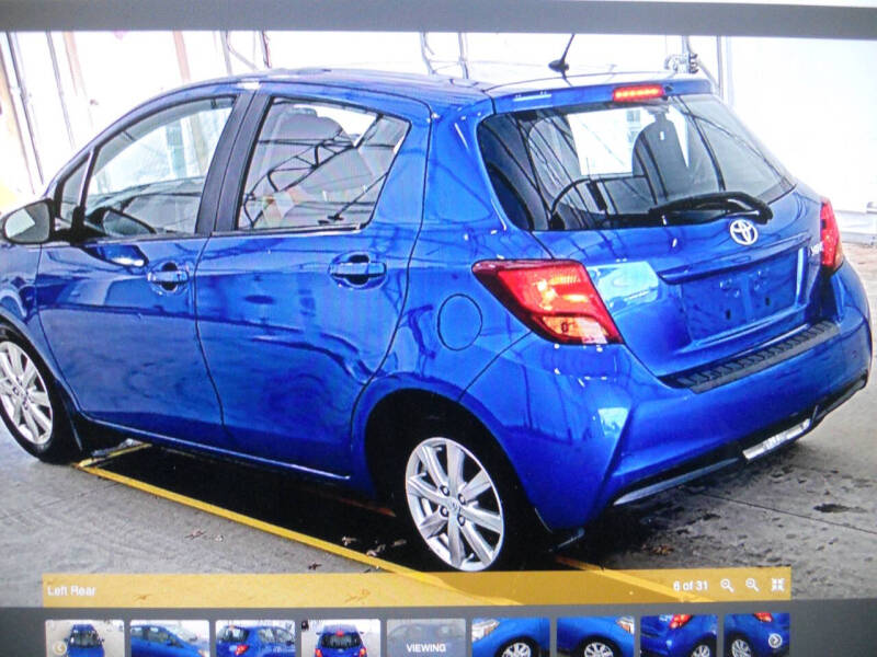 2015 Toyota Yaris 5-Door LE