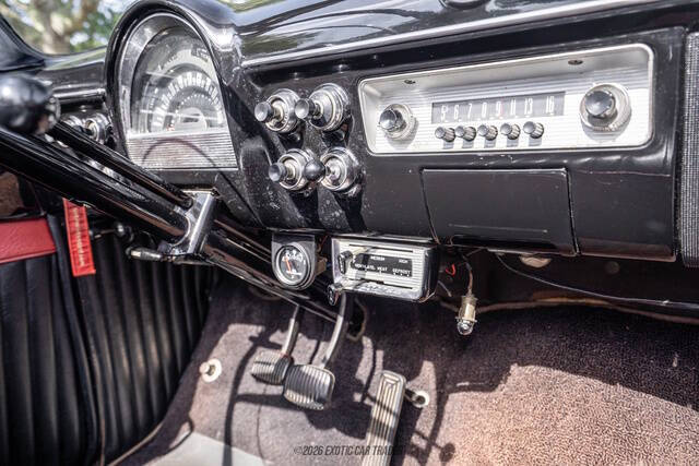 1952 Ford Crestline