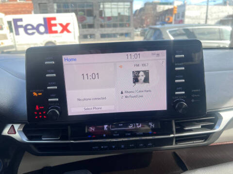 2021 Toyota Sienna LE 8-Passenger