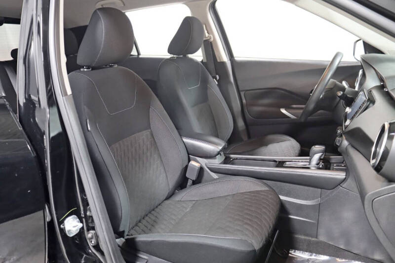 2022 Nissan Kicks SV