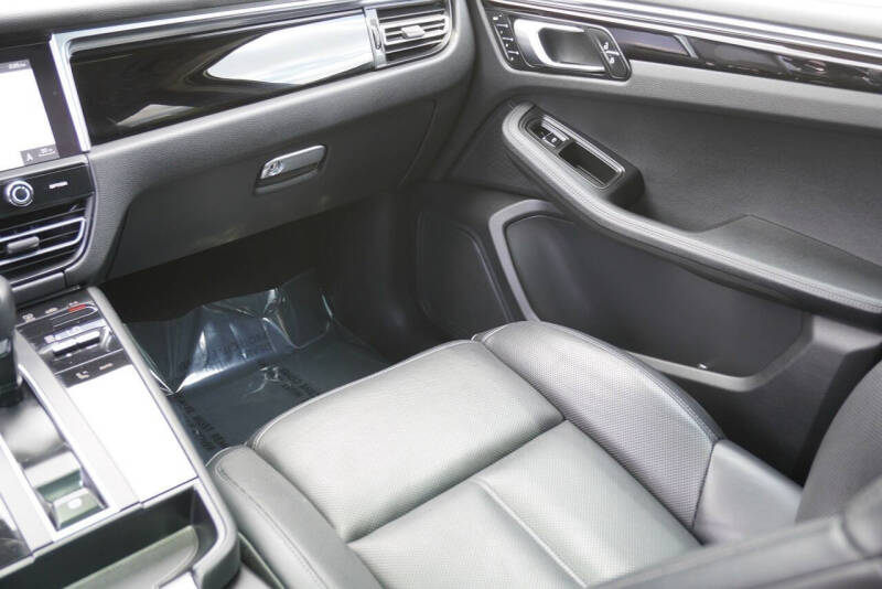 2023 Porsche Macan