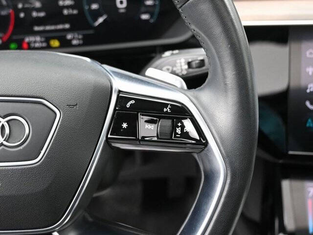 2019 Audi e-tron quattro Premium Plus