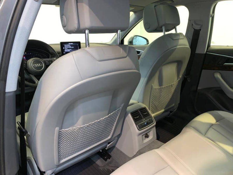 2019 Audi A4 quattro Premium 45 TFSI