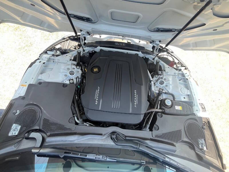 2021 Jaguar F-TYPE P300