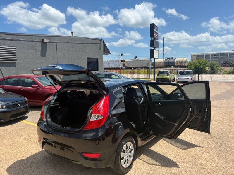 2016 Hyundai Accent SE