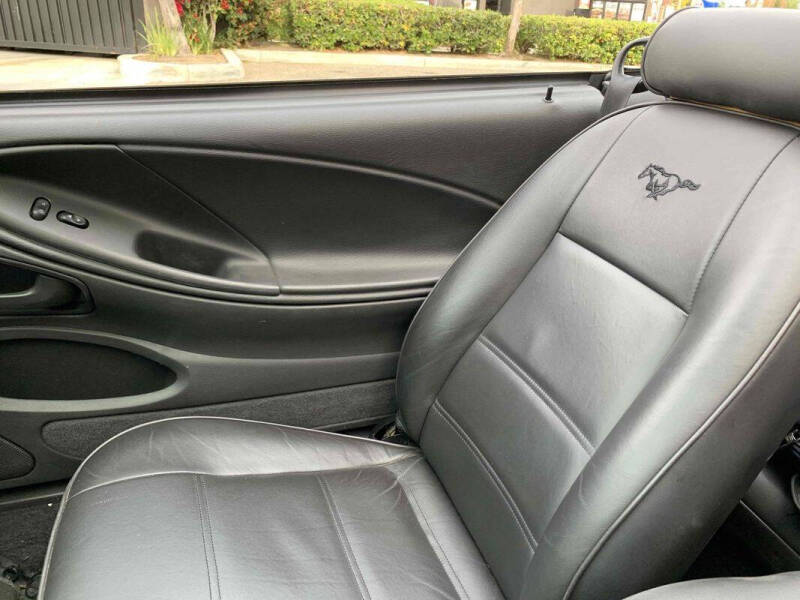 2003 Ford Mustang Premium