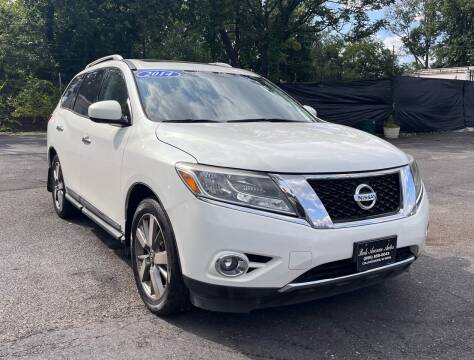 2014 Nissan Pathfinder for sale at PARK AVENUE AUTOS in Collingswood NJ