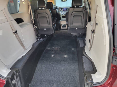 2018 Chrysler WHEELCHAIR VAN