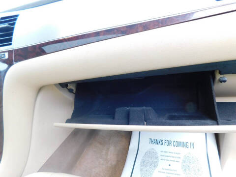 2011 Cadillac Escalade Luxury