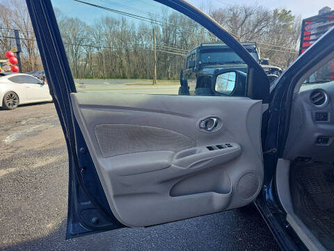 2016 Nissan Versa 1.6 SV