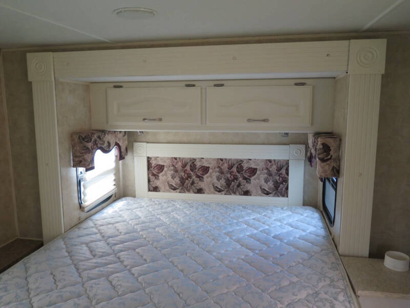 2006 Dutchmen RV Adirondack
