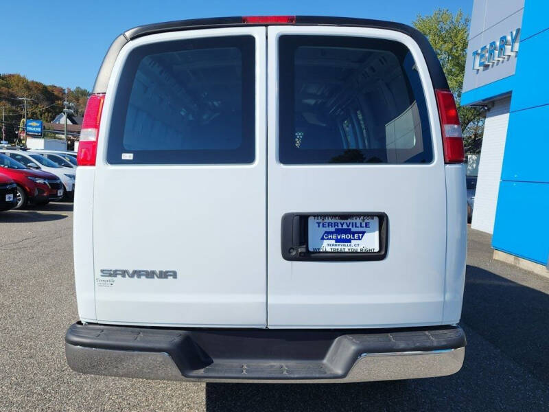 2022 GMC Savana 2500