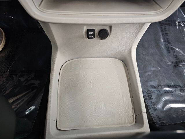 2012 Toyota Sienna SE 8-Passenger