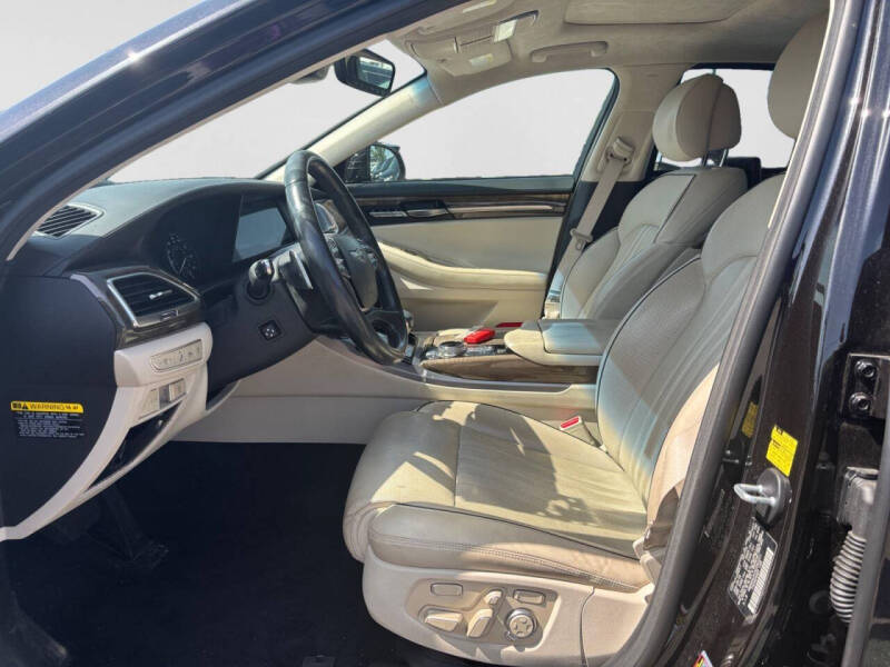 2019 Genesis G90