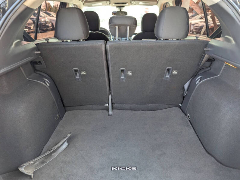 2021 Nissan Kicks SV