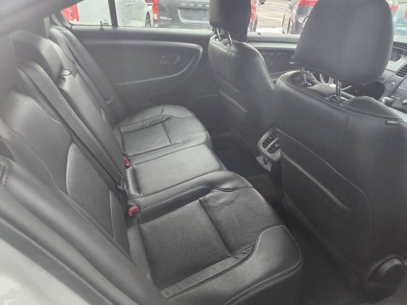 2015 Ford Taurus SEL