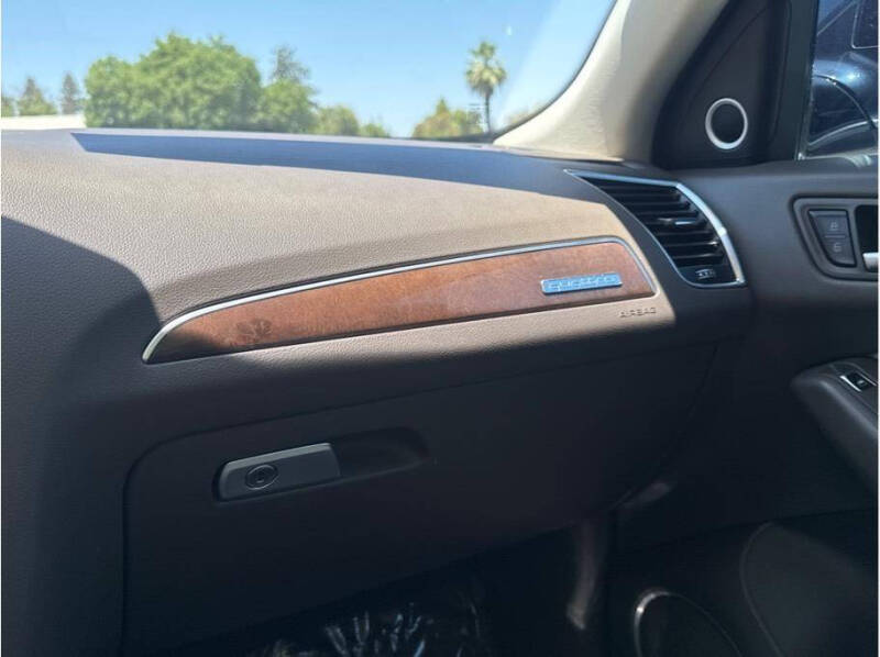 2017 Audi Q5 2.0T quattro Premium Plus