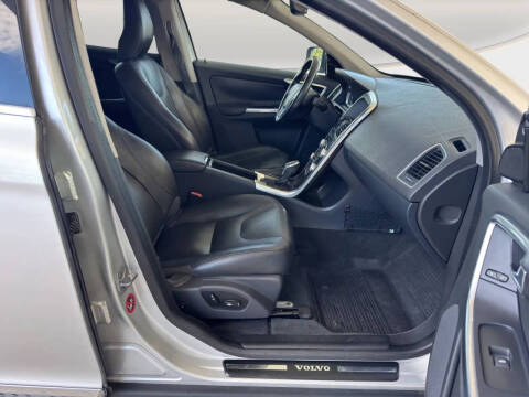 2016 Volvo XC60 T6 Drive-E