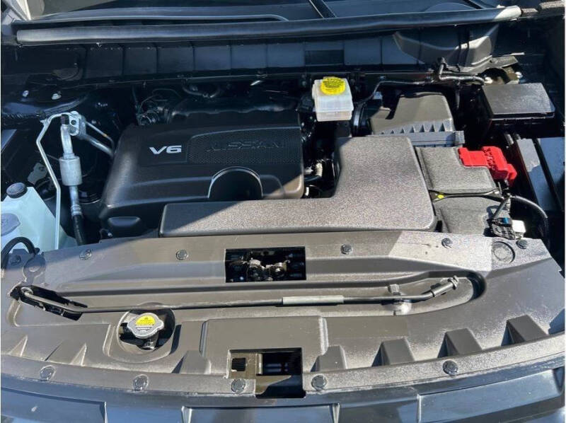 2022 Nissan Pathfinder SV