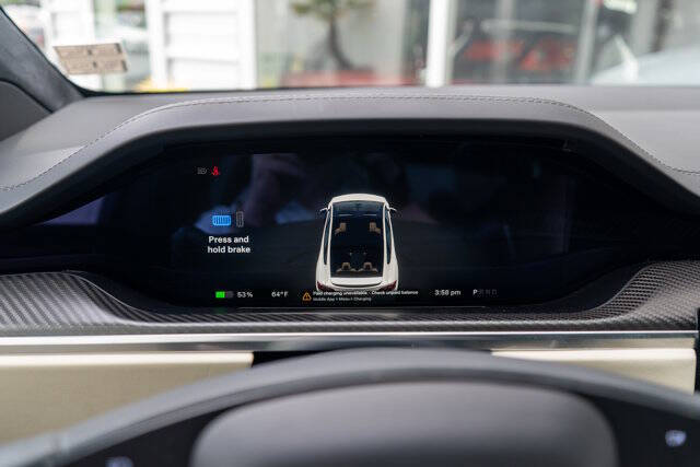 2022 Tesla Model X 27