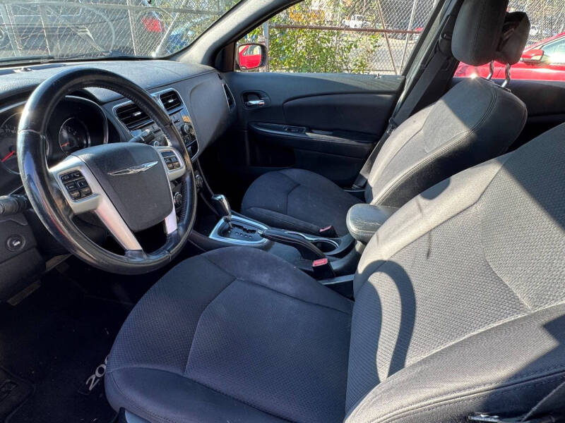 2013 Chrysler 200 Touring