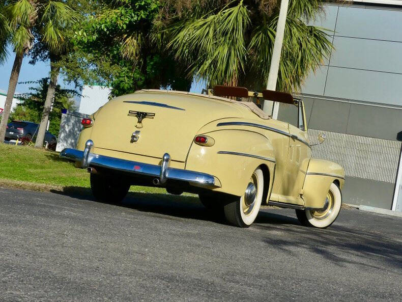1948 Ford Super Deluxe