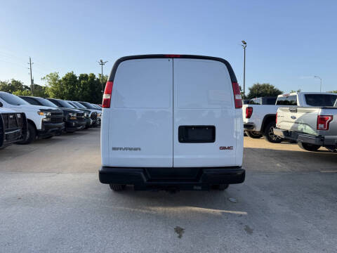 2022 GMC Savana 2500