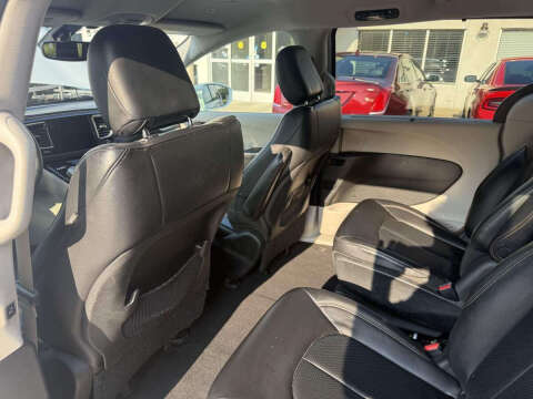 2018 Chrysler Pacifica Hybrid Touring L