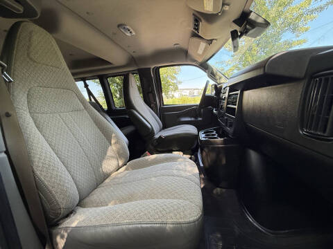 2024 Chevrolet Express LT 3500