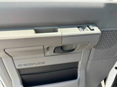 2011 Ford E-Series E-350 SD