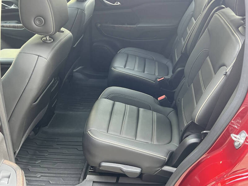 2023 GMC Acadia Denali