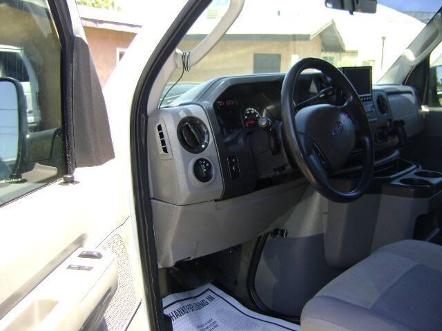 2013 Ford E-Series E-350 SD XLT