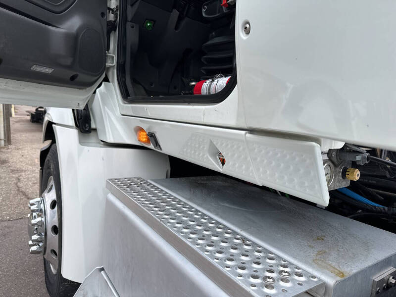 2021 International RH613