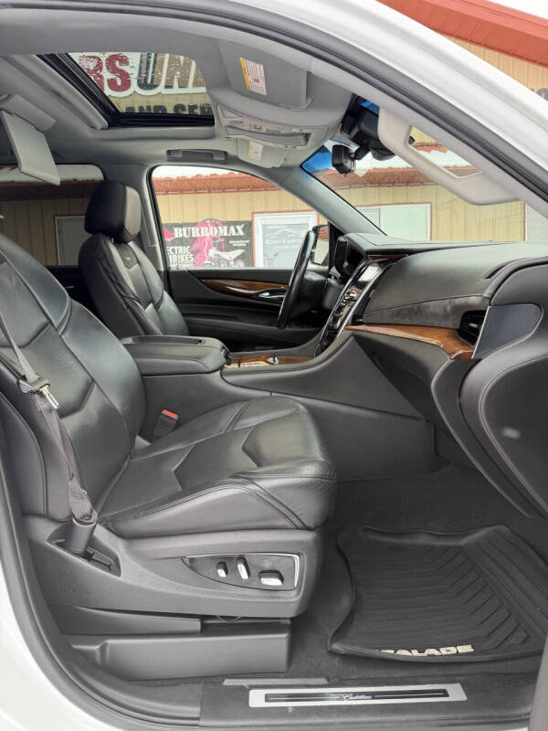 2017 Cadillac Escalade ESV Premium Luxury