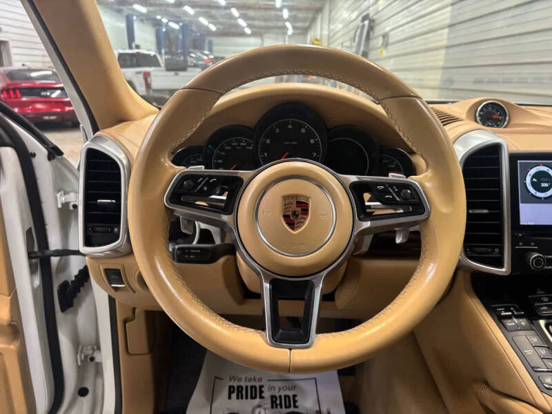 2017 Porsche Cayenne Platinum Edition