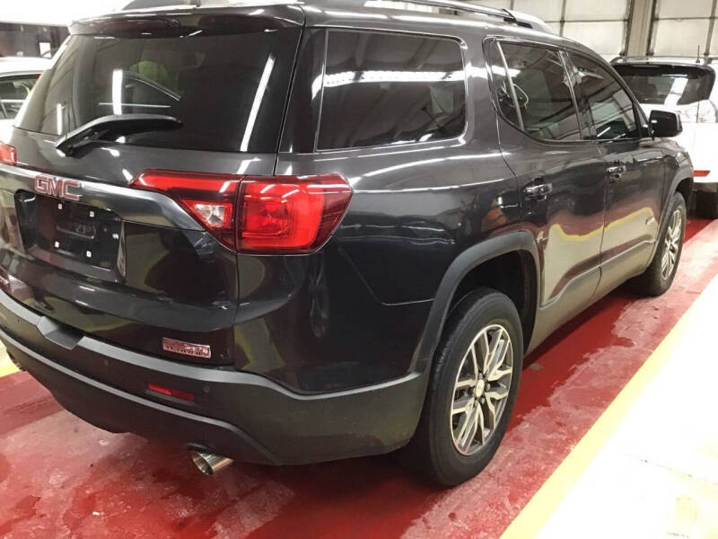 2017 GMC Acadia SLE-2