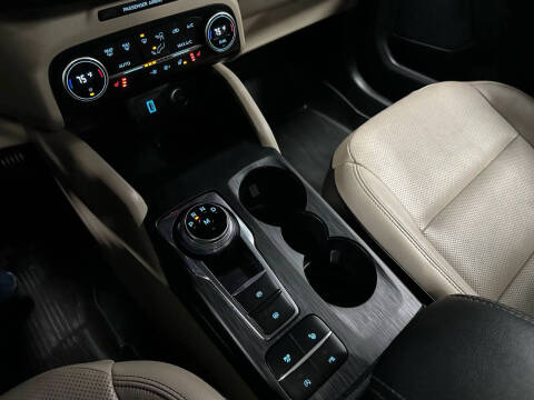 2020 Ford Escape Titanium