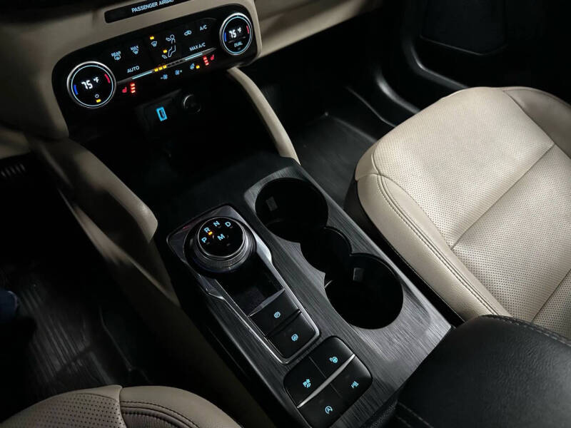2020 Ford Escape Titanium