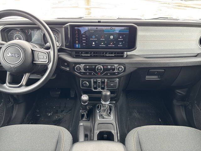 2024 Jeep Gladiator NightHawk