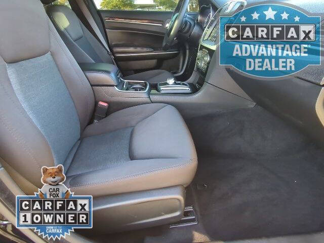 2023 Chrysler 300 Touring