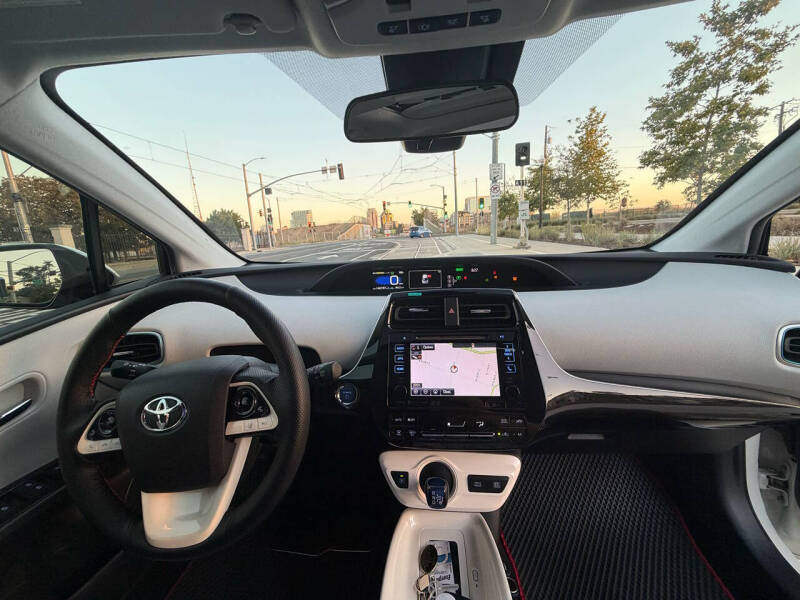2016 Toyota Prius Three